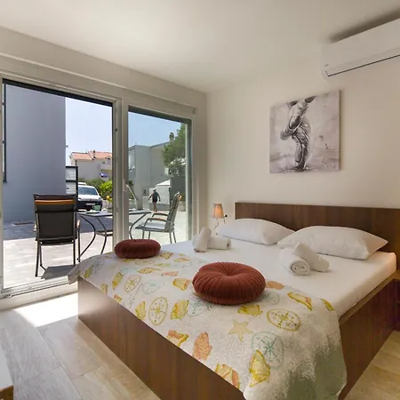 Felix Apartman Promajna