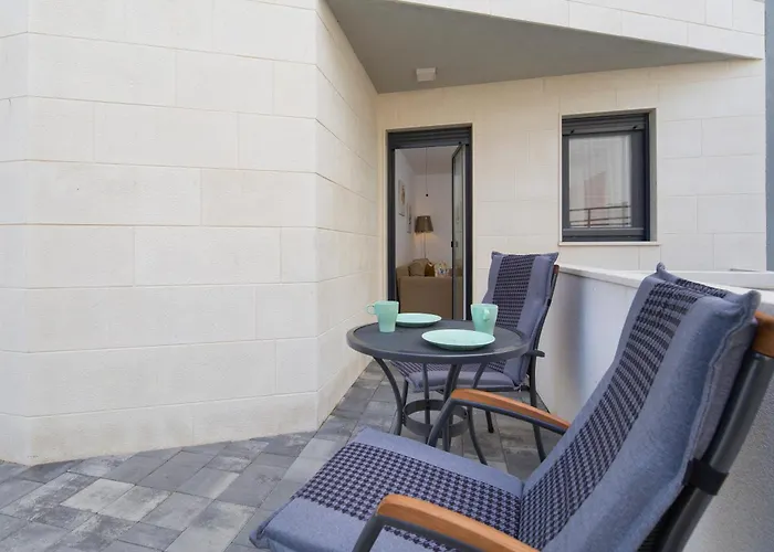 Felix Apartman Promajna