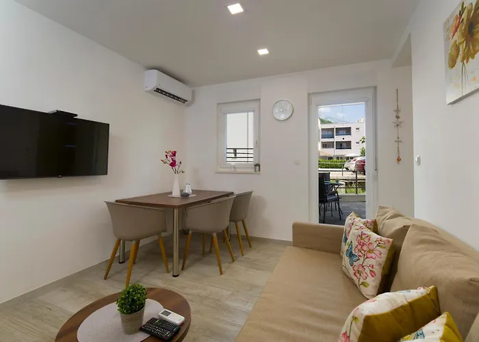 Felix Apartman Promajna