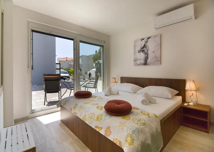 Felix Apartman Promajna