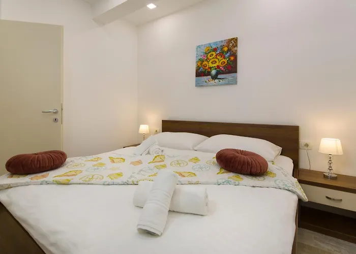 Felix Apartman Promajna