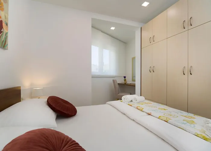 Felix Apartman Promajna